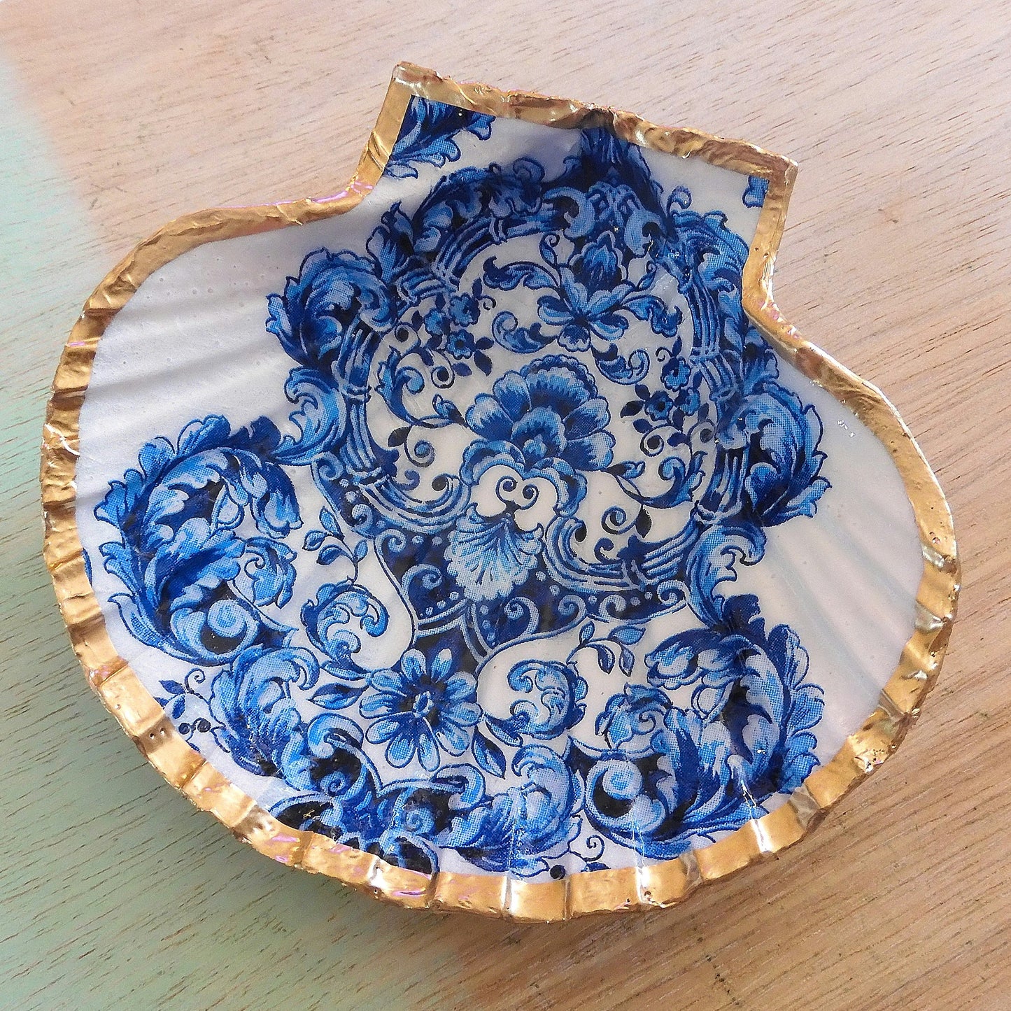SCALLOP TRINKET DISH - 'RHAPSODY IN BLUE'