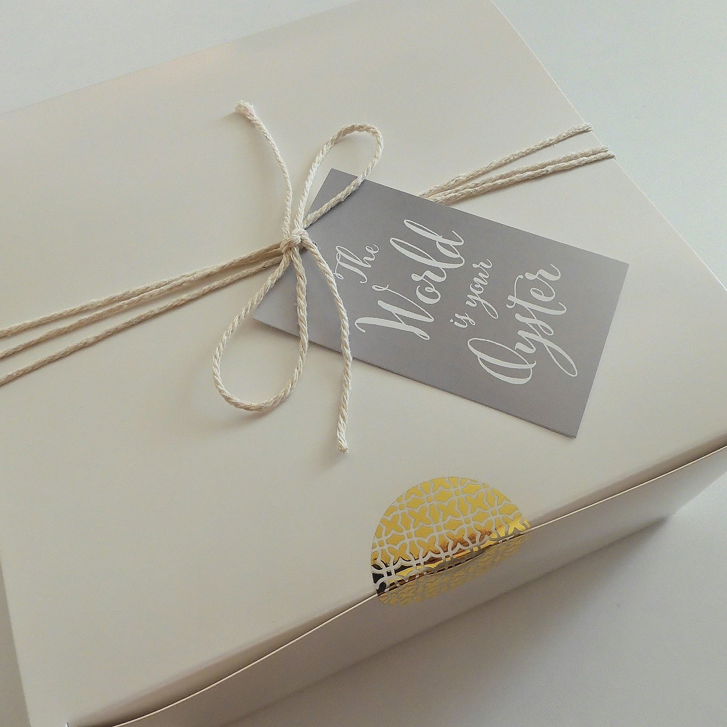 LIMITED EDITION FRIDA KAHLO GIFT HAMPER 'The World is Your Oyster'