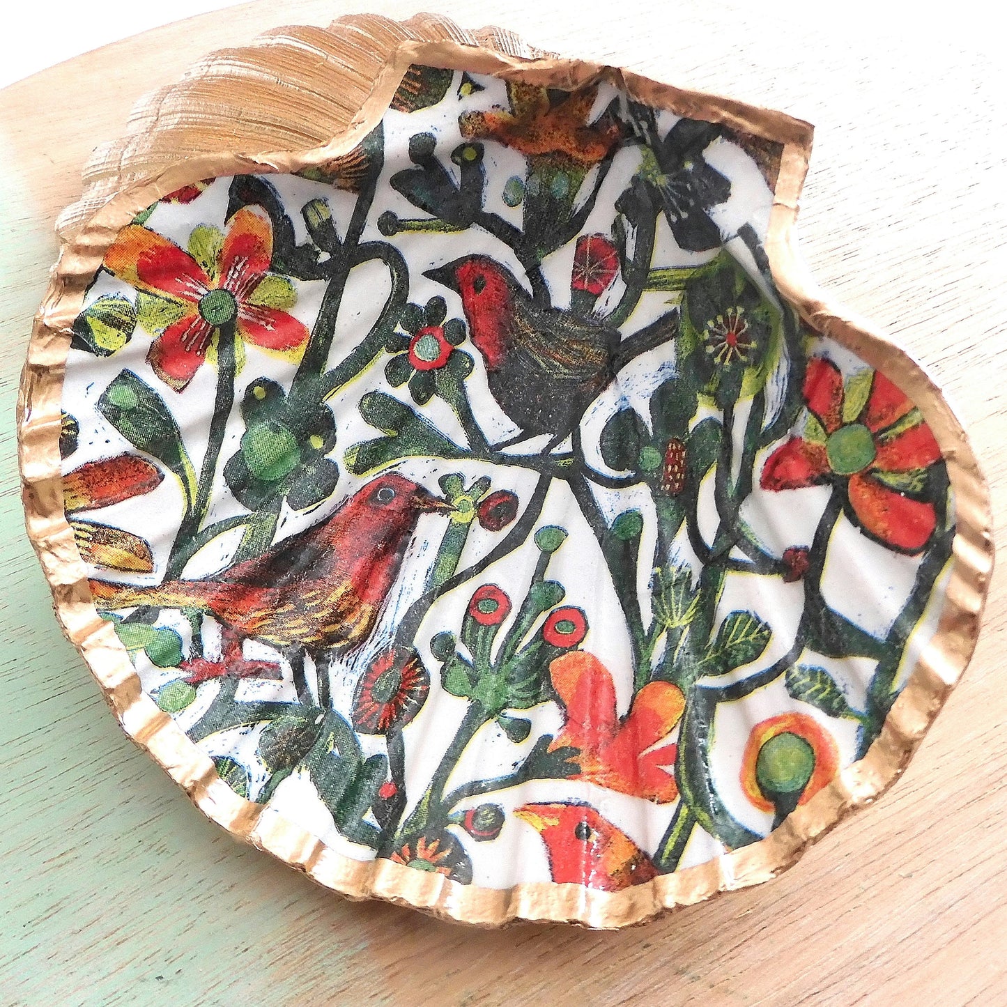 SCALLOP TRINKET DISH - 'BIRDS IN THE BUSH'
