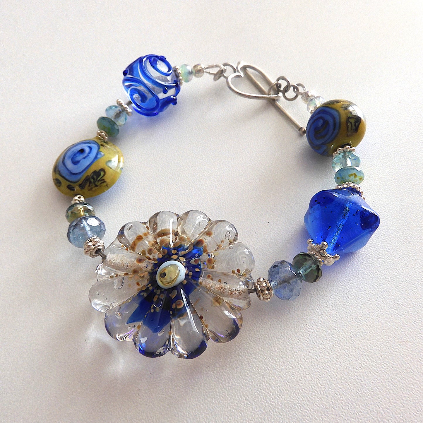 LAMPWORK GLASS BEAD FLEUR BRACELET 'BLUE BAYOU'