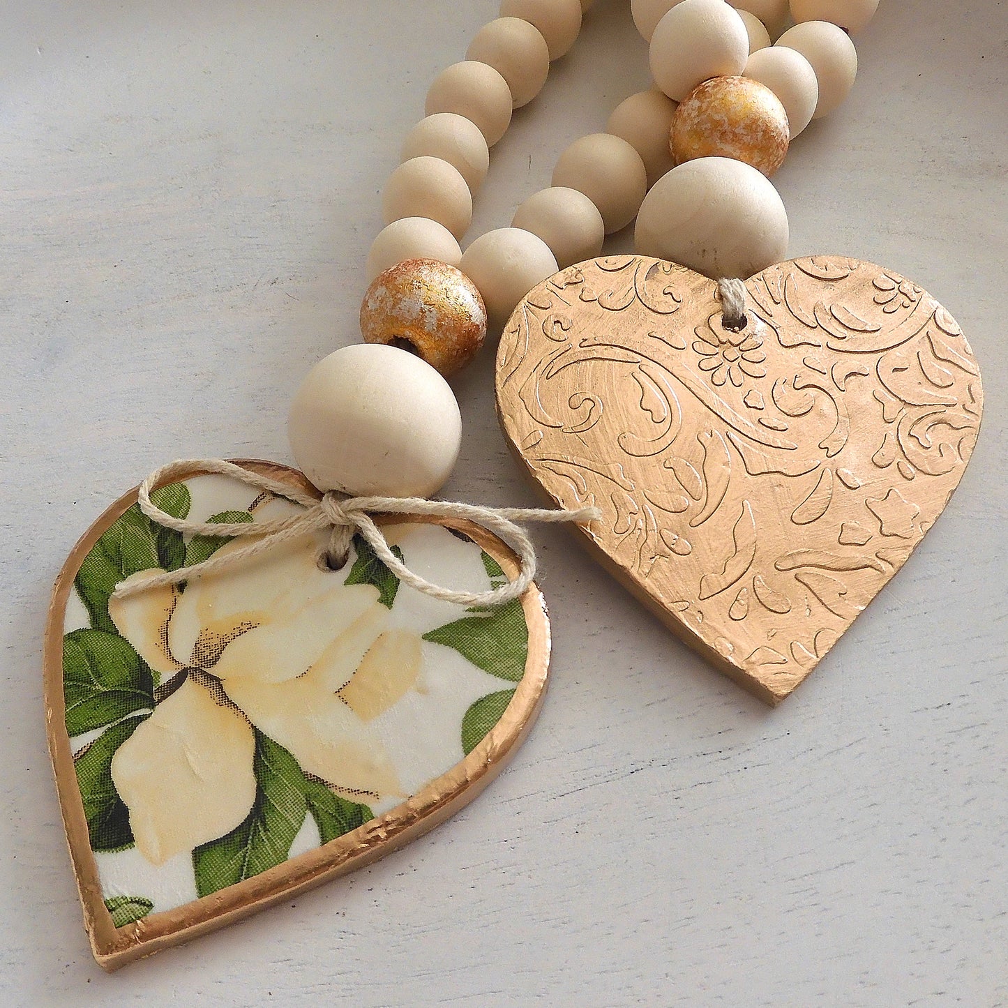 HEART BLESSING BEADS HANGER - WHITE GARDENIA