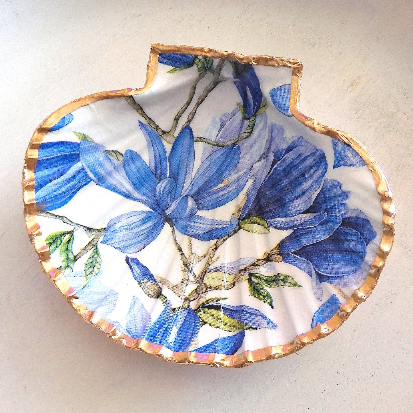 SCALLOP TRINKET DISH 'BLUE MAGNOLIA'