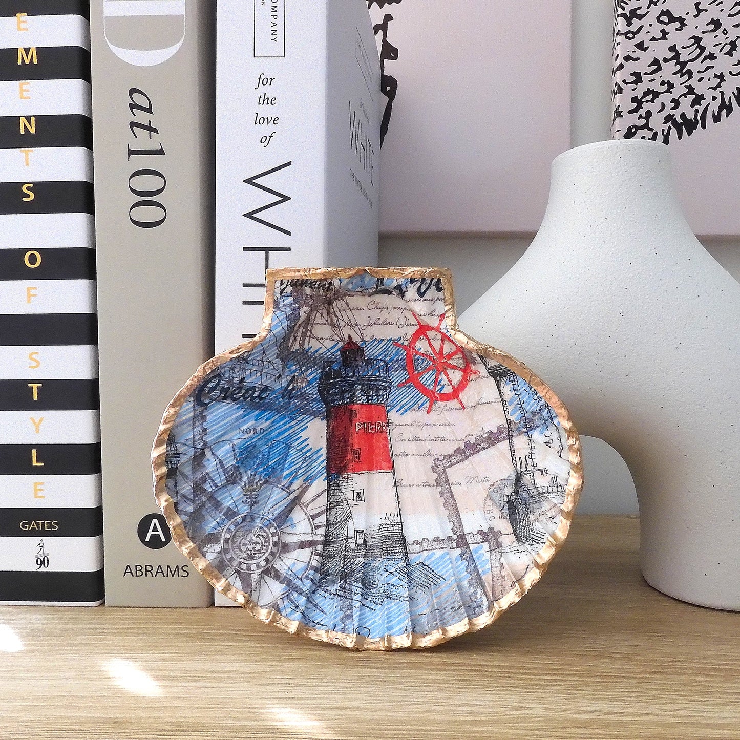 SCALLOP SHELL TRINKET DISH 'THE LIGHTHOUSE'
