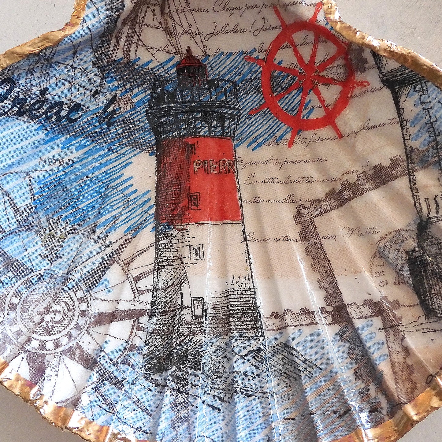 SCALLOP SHELL TRINKET DISH 'THE LIGHTHOUSE'