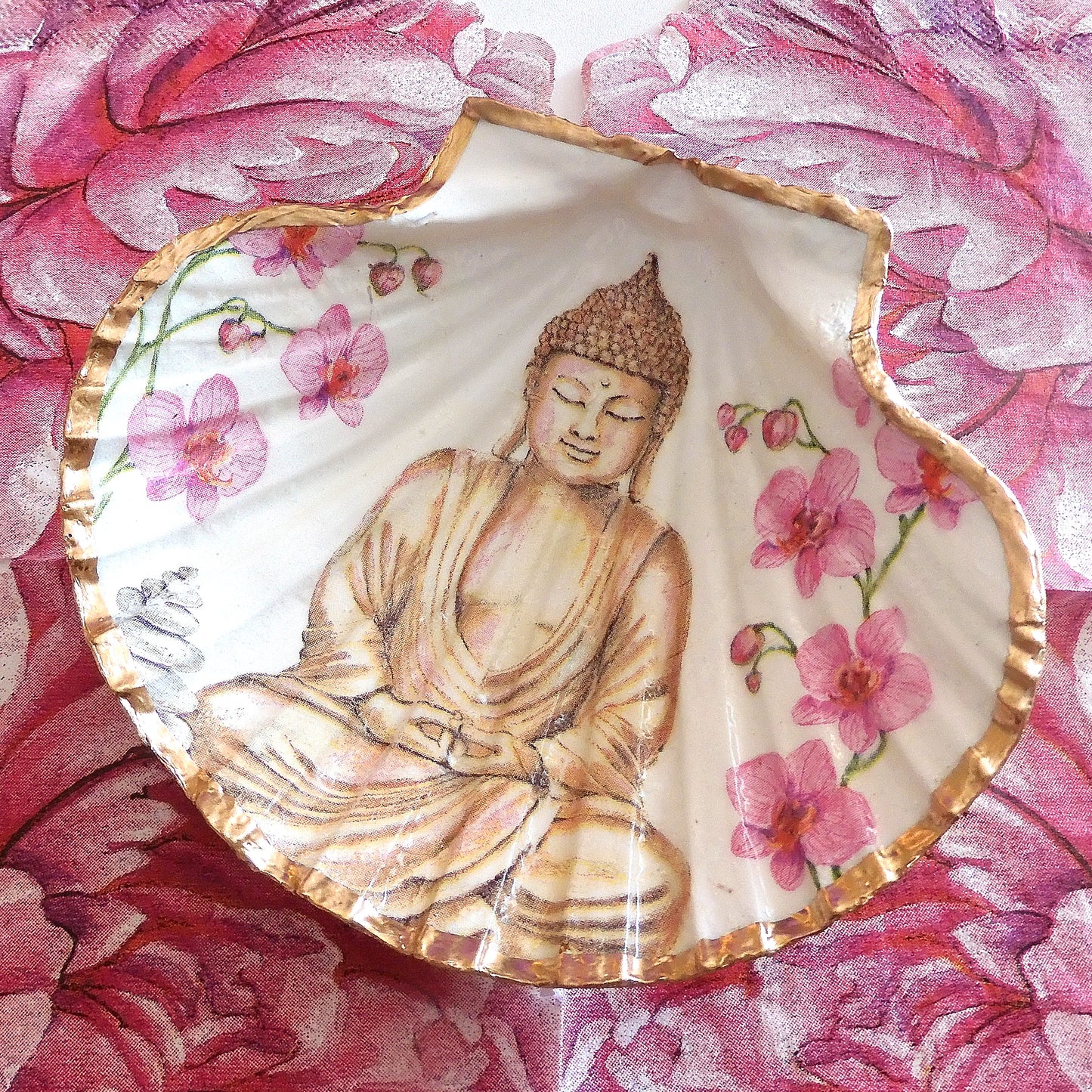 SCALLOP TRINKET DISH 'BUDDHA MEDITATION'