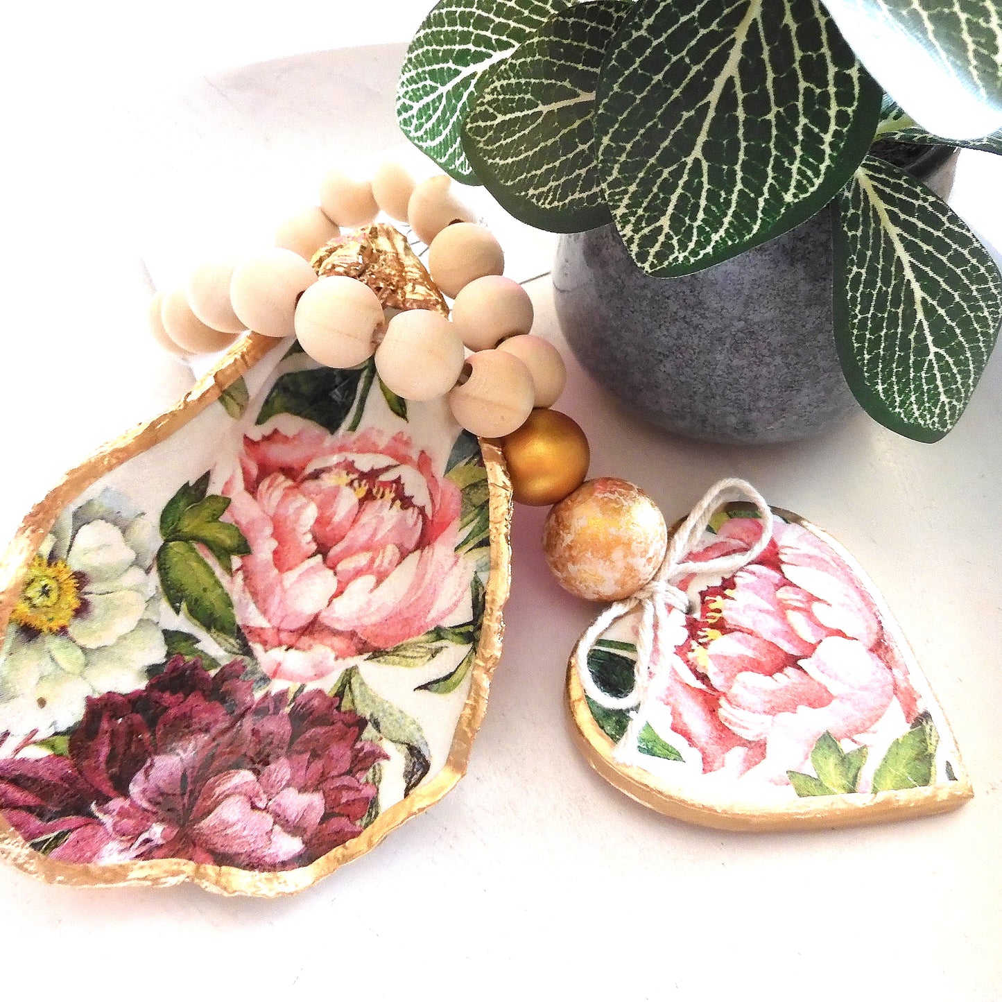 OYSTER SHELL TRINKET DISH XL - PEONY'