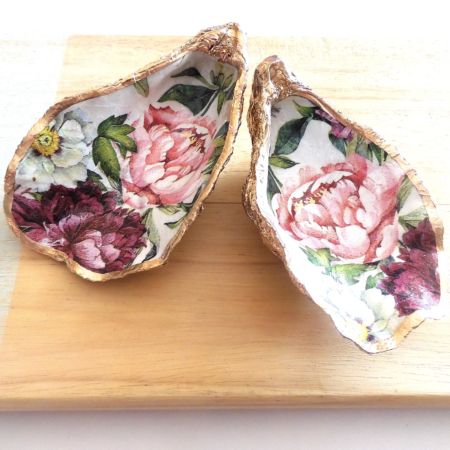 OYSTER SHELL TRINKET DISH XL - PEONY'
