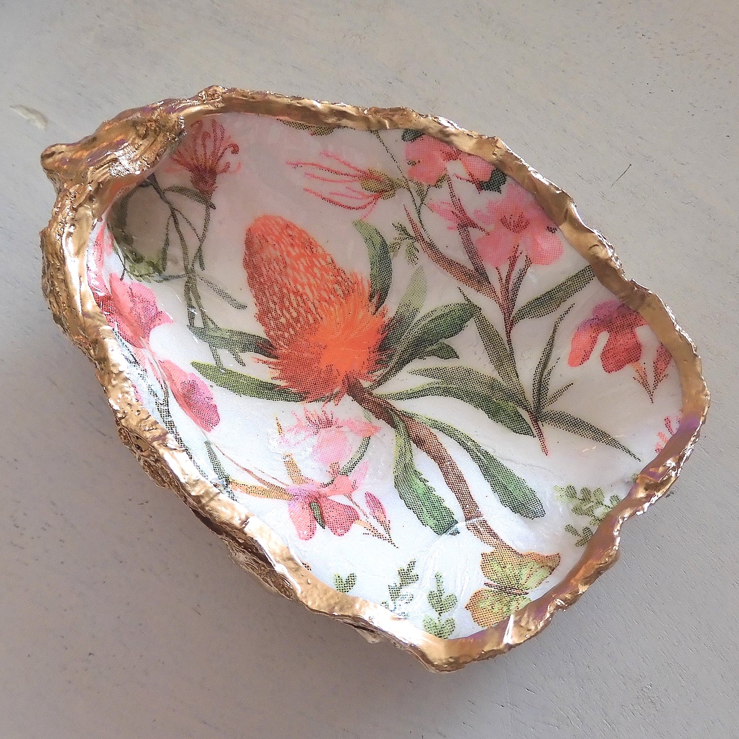OYSTER SHELL TRINKET DISH XL - PINK BUSH FLOWERS