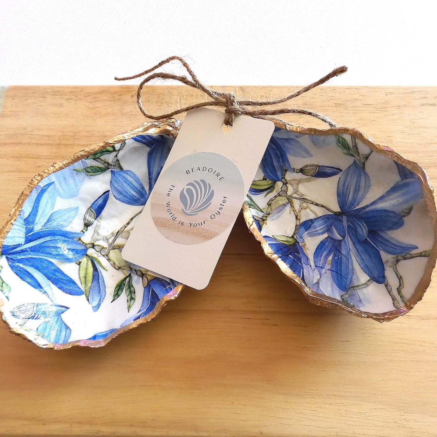 OYSTER SHELL TRINKET DISH XL - BLUE MAGNOLIA