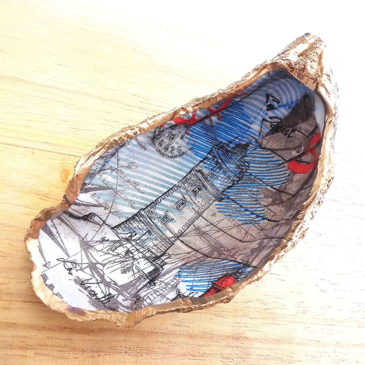 OYSTER SHELL TRINKET DISH XL - THE LIGHTHOUSE