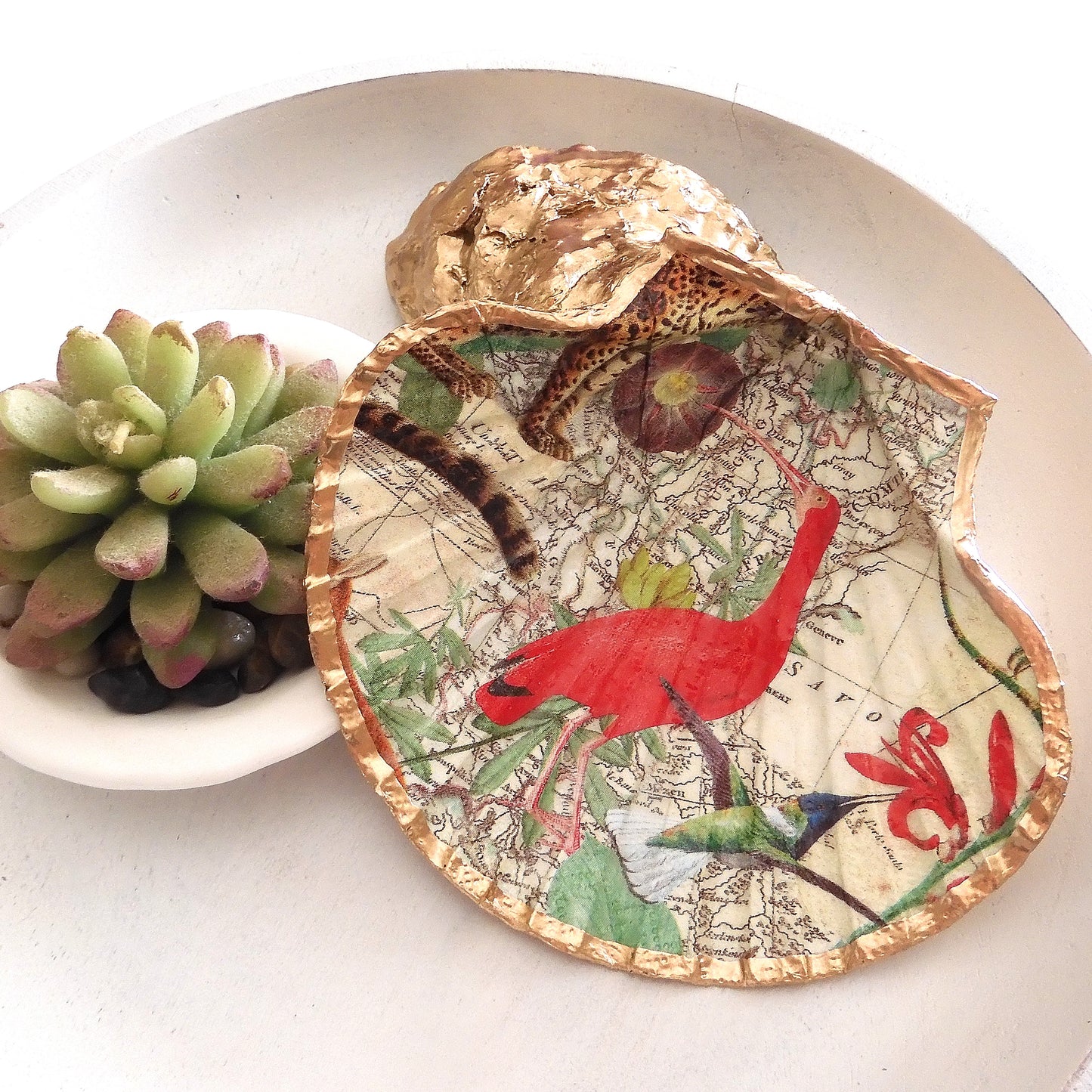 SCALLOP TRINKET DISH 'EXOTIC BIRD'