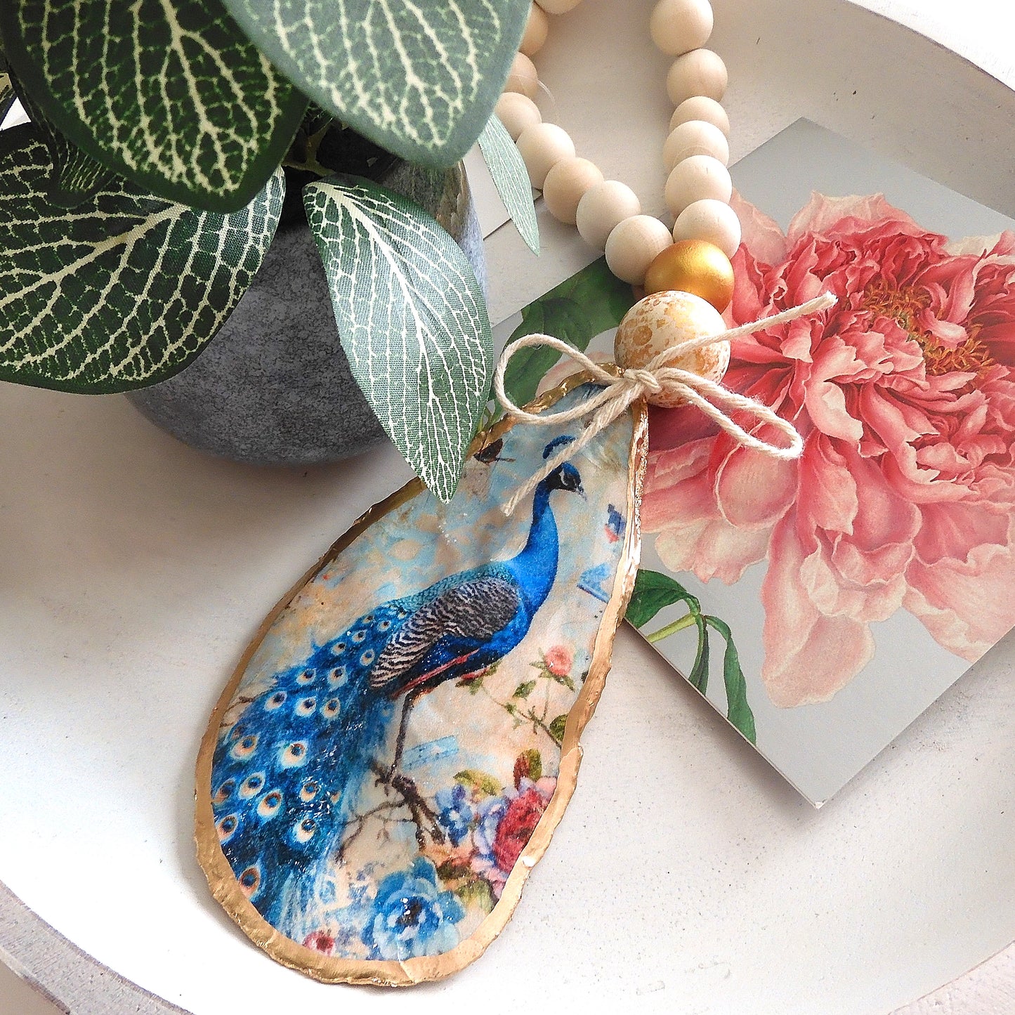 OYSTER SHELL BLESSING BEADS HANGER 12-13cm SHELL 'PEACOCK'