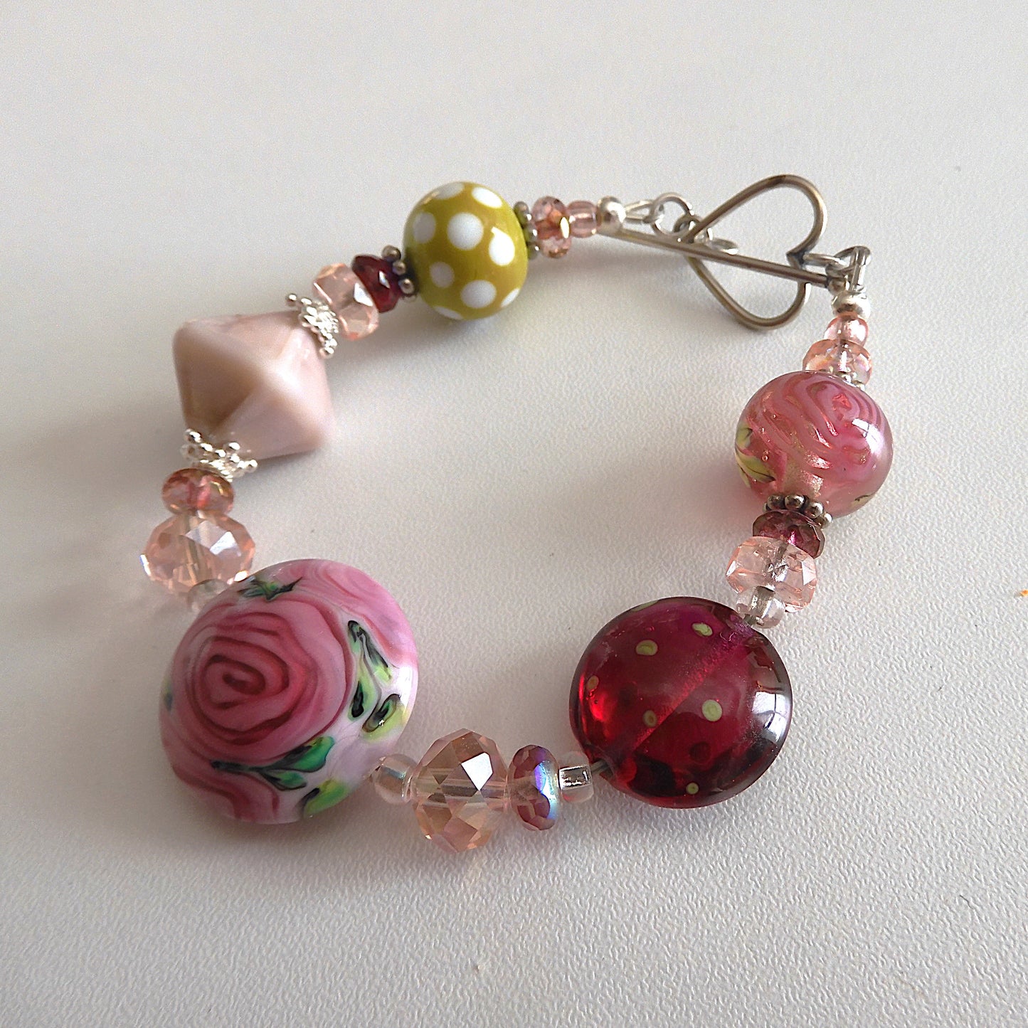 LAMPWORK GLASS BEAD BRACELET 'ROSE GARDEN'