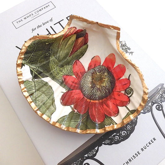 SCALLOP TRINKET DISH 'PASSION FLOWER'
