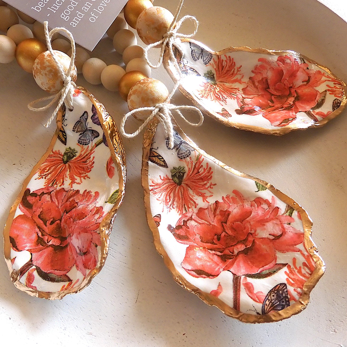 OYSTER SHELL BLESSING BEADS HANGER 12-13cm SHELL 'CHINESE PEONY'