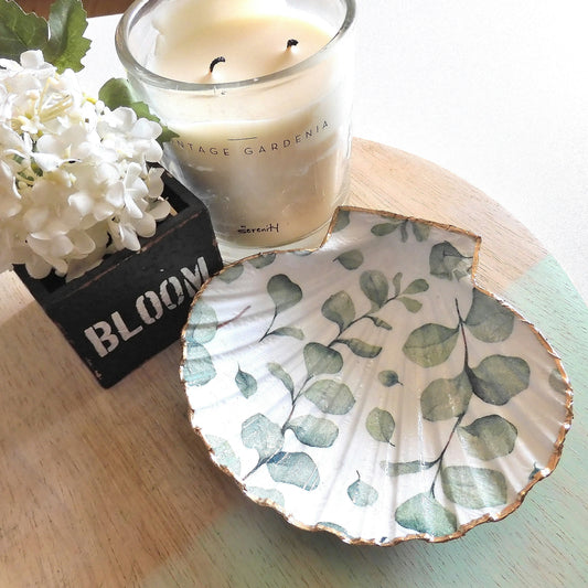SCALLOP TRINKET DISH JEWELLERY HOLDER - 'GREENLEAVES'