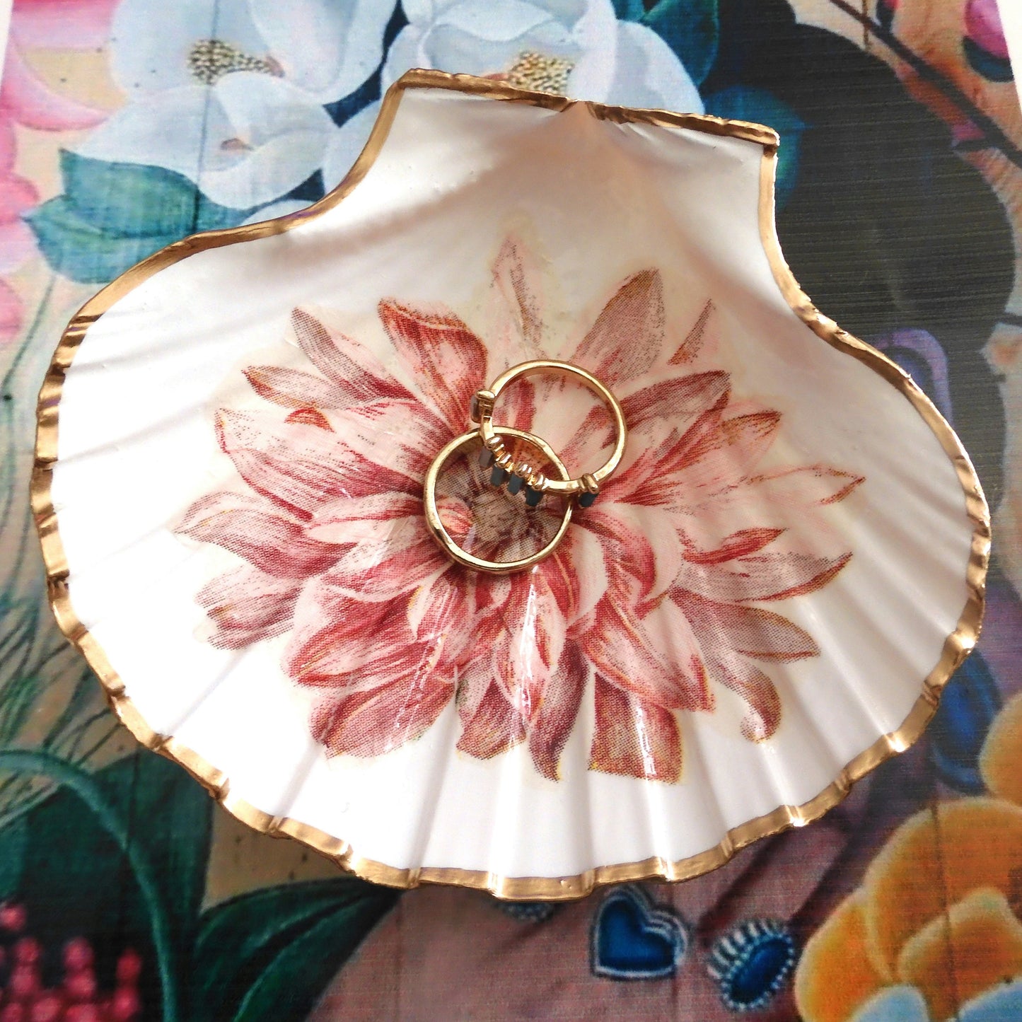 SCALLOP TRINKET DISH 'ROSE BLUSH'