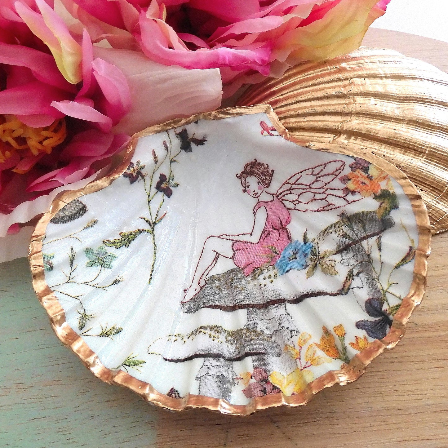 SCALLOP TRINKET DISH JEWELLERY HOLDER - 'FAIRYLAND'