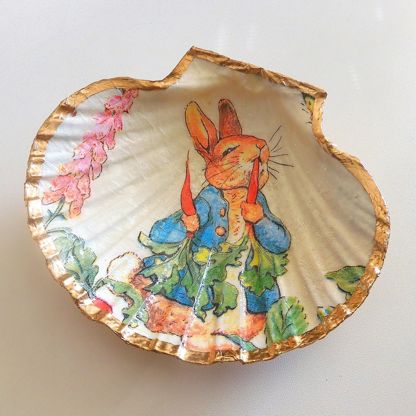 SCALLOP TRINKET DISH JEWELLERY HOLDER 'PETER RABBIT'