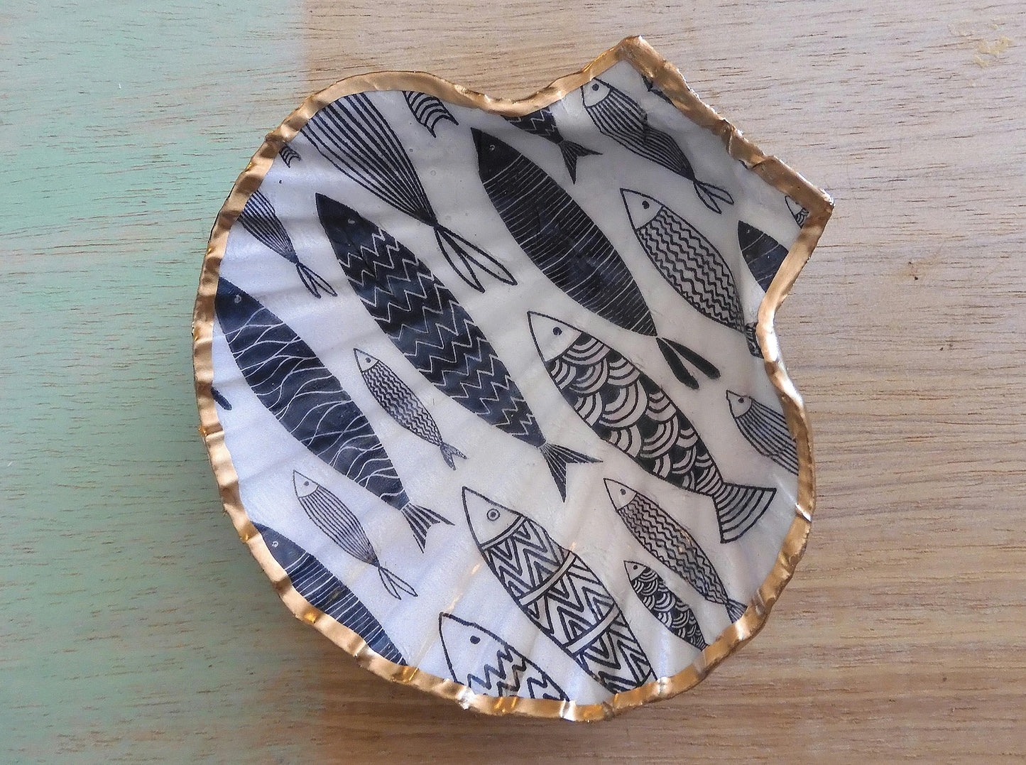 SCALLOP TRINKET DISH JEWELLERY HOLDER - FOR HIM 'GONE FISHING'