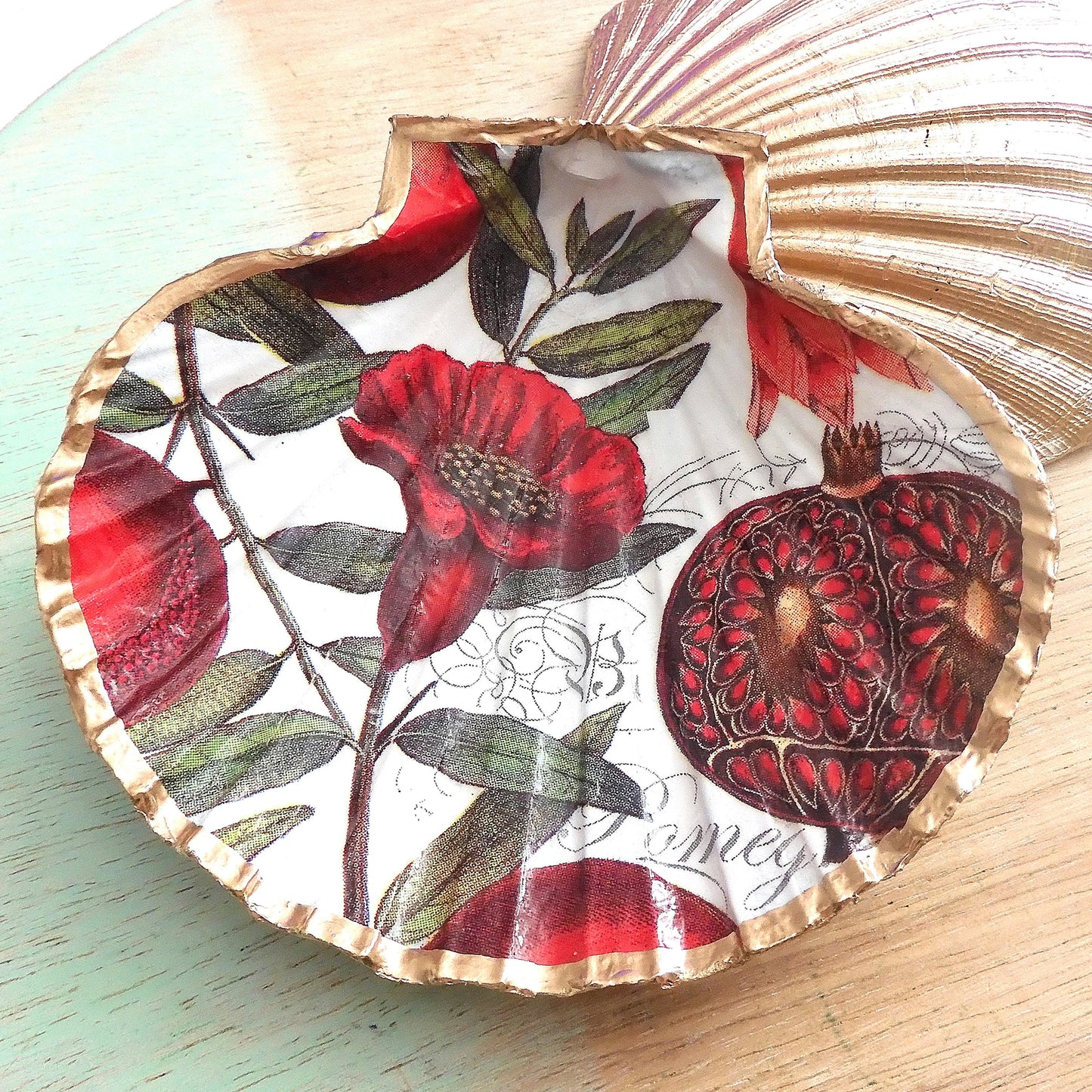 SCALLOP TRINKET DISH - 'POMEGRANATE'
