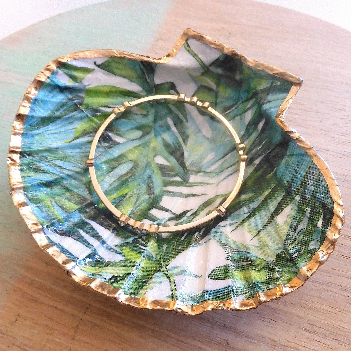 SCALLOP TRINKET DISH JEWELLERY HOLDER - 'PALM LEAVES'