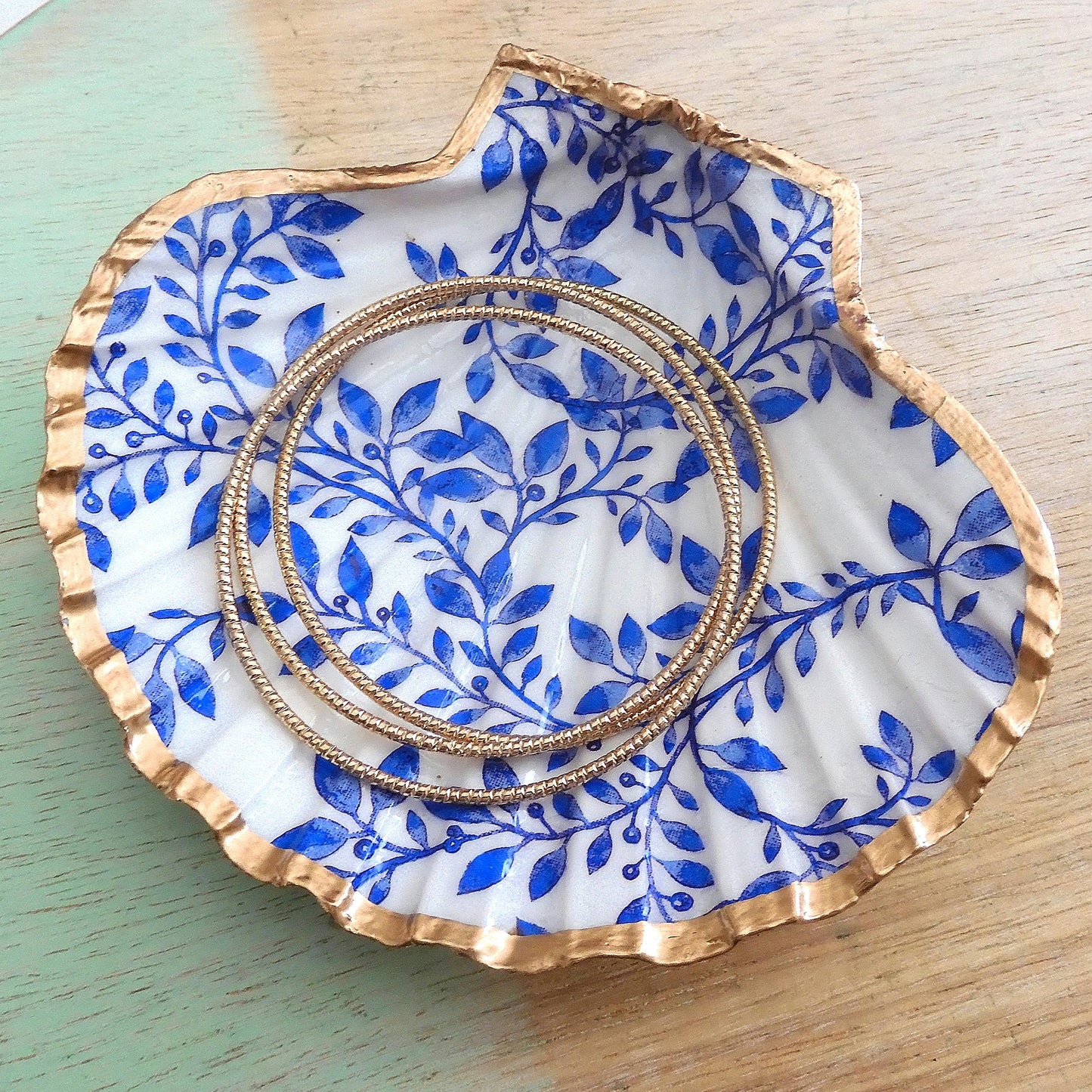 SCALLOP TRINKET DISH - 'BLUE VINE'
