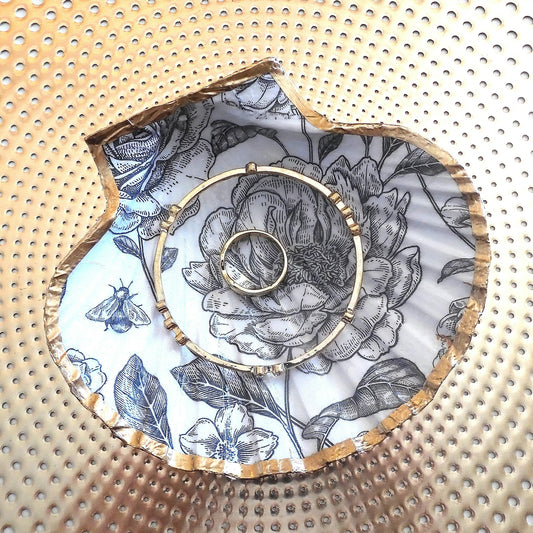 SCALLOP TRINKET DISH - 'EBONY & IVORY' ROSE