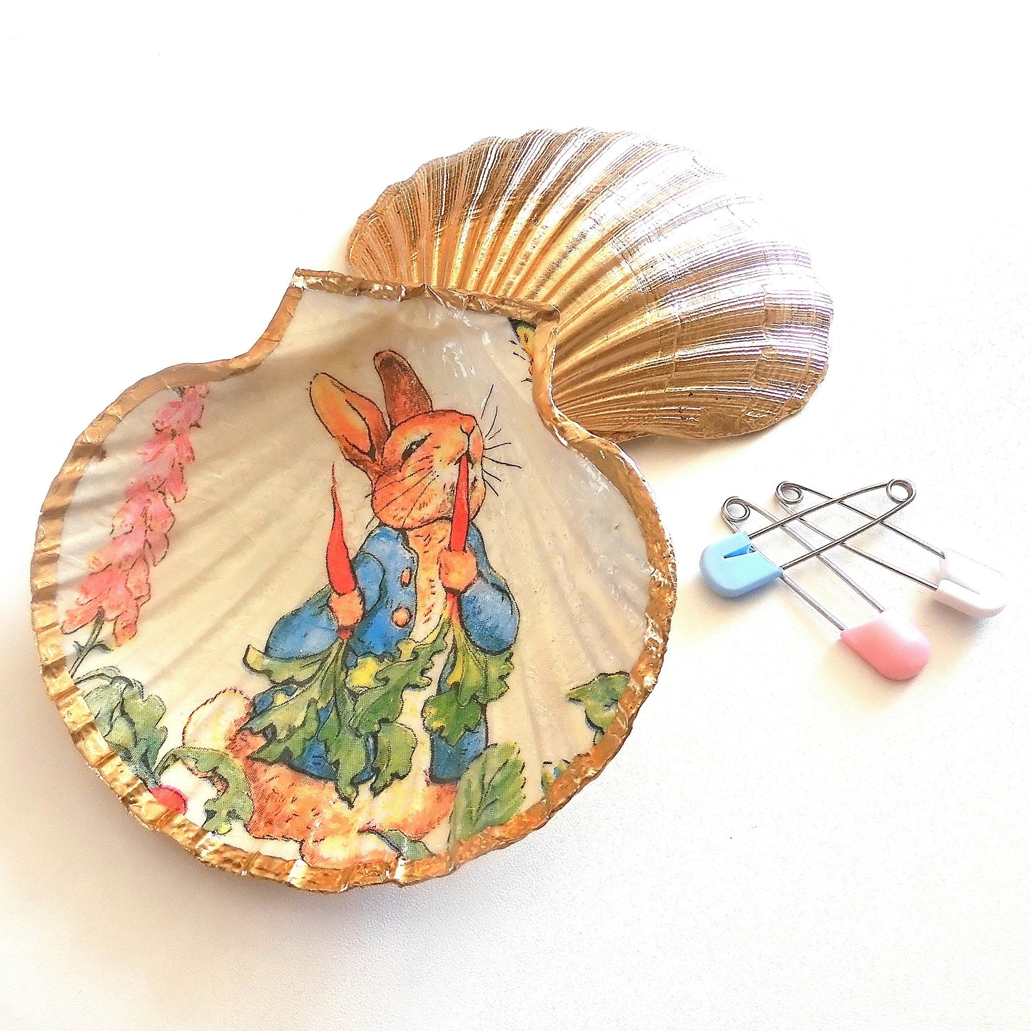 SCALLOP TRINKET DISH JEWELLERY HOLDER 'PETER RABBIT'