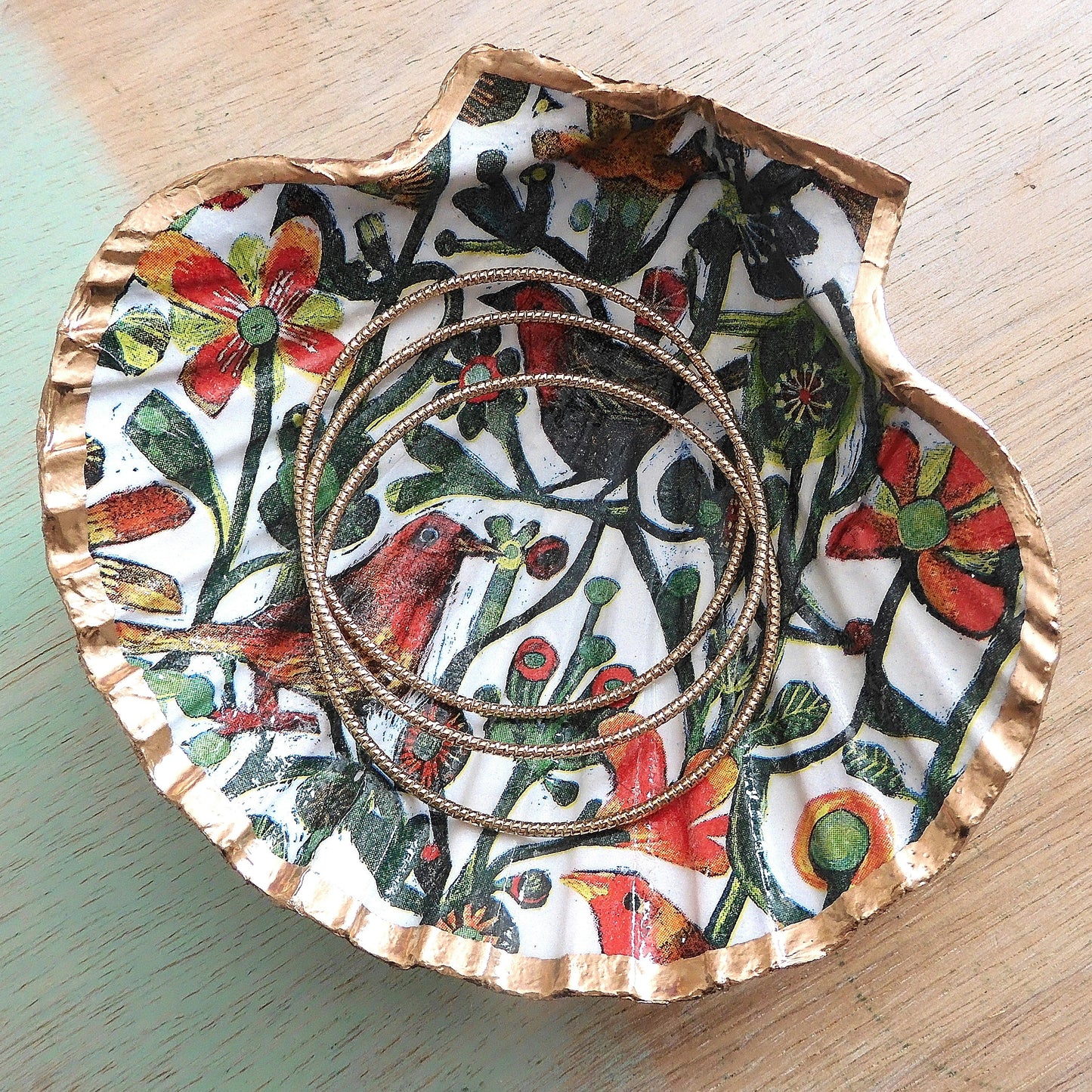 SCALLOP TRINKET DISH - 'BIRDS IN THE BUSH'