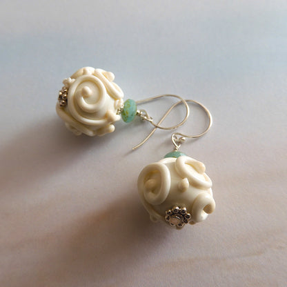 LAMPWORK GLASS BEAD EARRINGS 'WHITE CORAL'