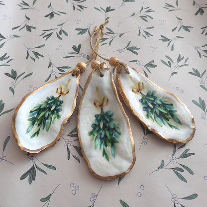 HANGING OYSTER SHELL CHRISTMAS ORNAMENT 'Meet me under the Mistletoe'