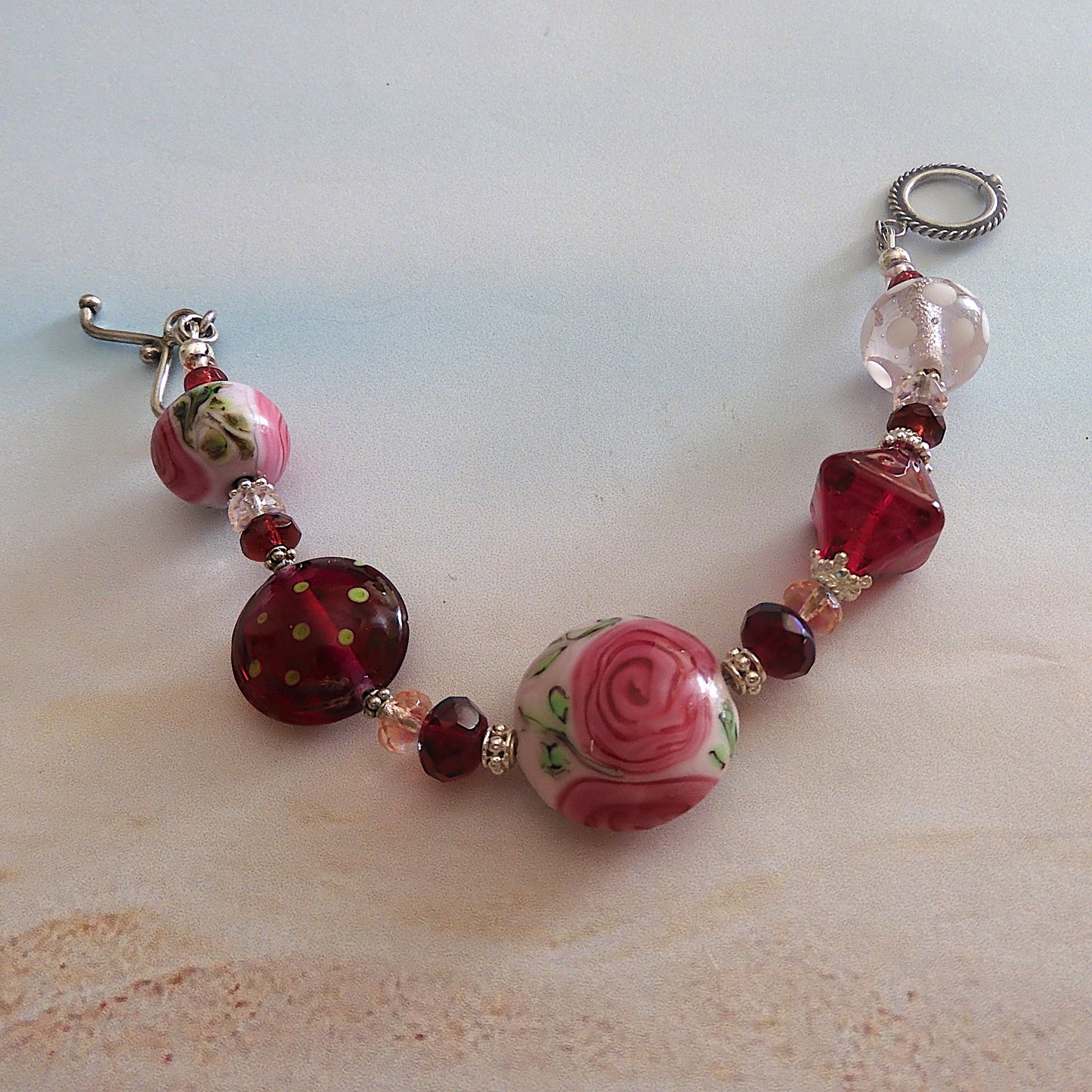 LAMPWORK GLASS BEAD BRACELET 'ROSE GARDEN'