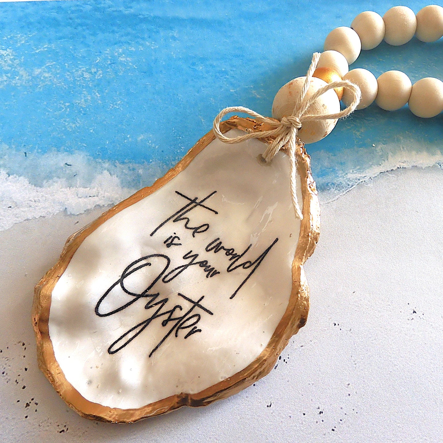 OYSTER SHELL BLESSING BEADS HANGER 12-13cm Shell "The World is Your Oyster'
