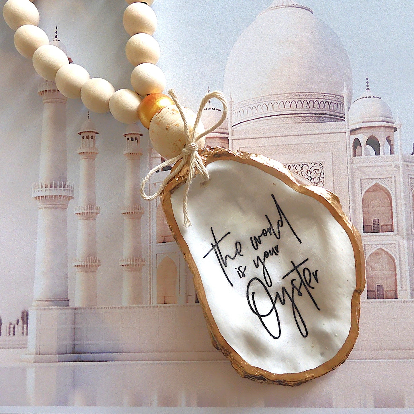 OYSTER SHELL BLESSING BEADS HANGER 12-13cm Shell "The World is Your Oyster'