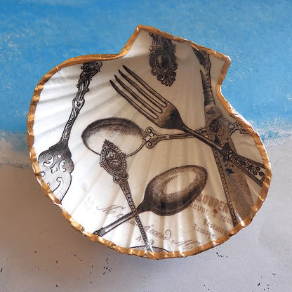 SCALLOP SHELL TRINKET DISH 'CUTLERY'