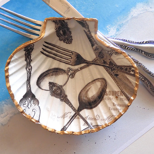 SCALLOP SHELL TRINKET DISH 'CUTLERY'