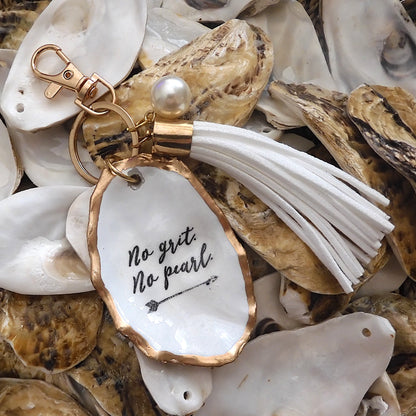 GOLD TASSEL KEYRING 'NO GRIT NO PEARL' OYSTER SHELL