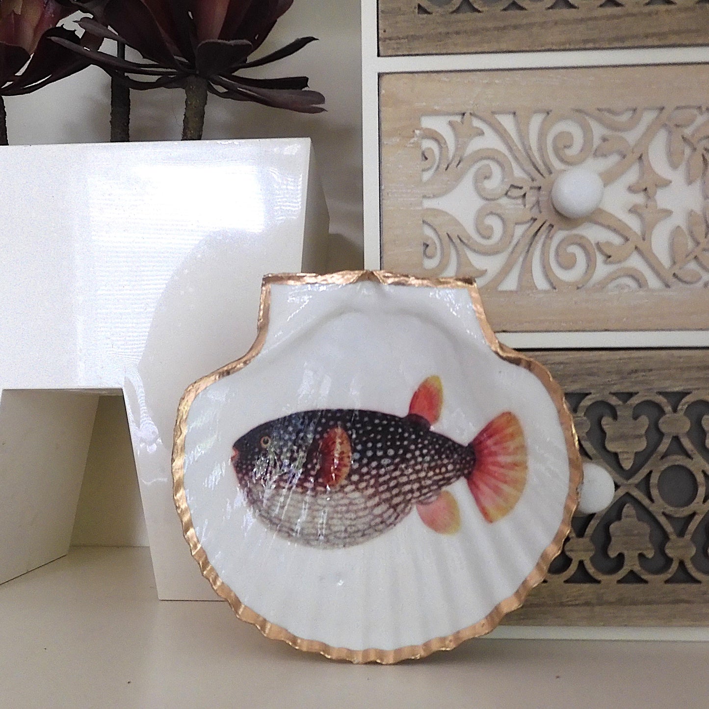SCALLOP TRINKET DISH 'BLOWFISH'
