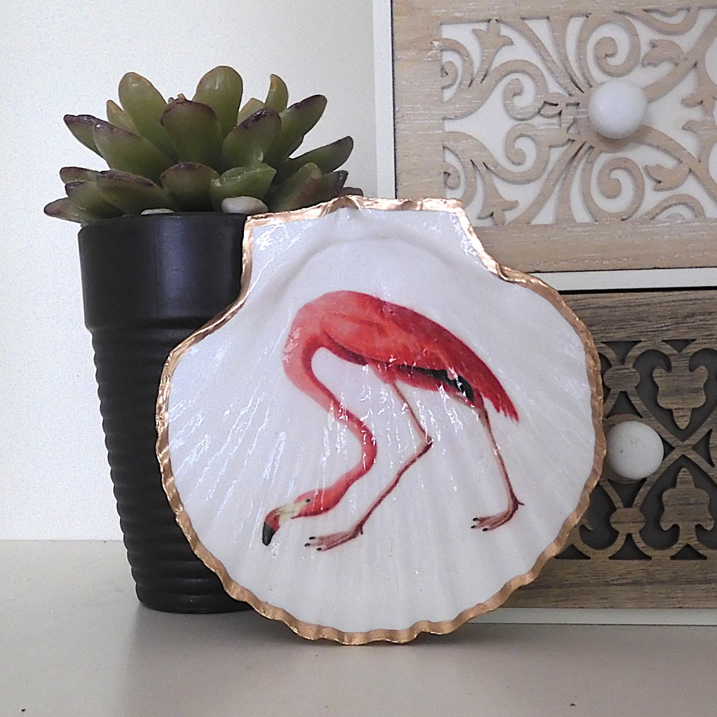 SCALLOP TRINKET DISH 'PINK BROLGA'