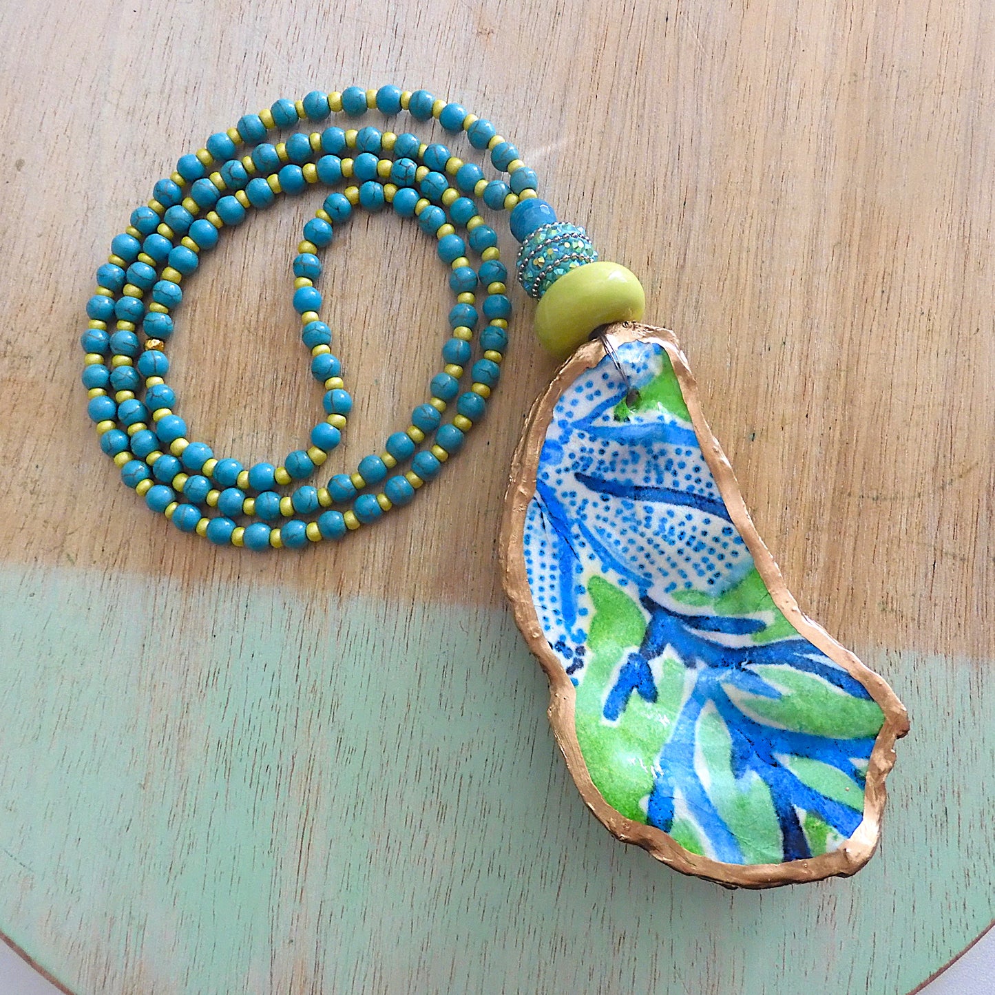UPCYCLED OYSTER SHELL PENDANT NECKLACE 'BLUE CORAL'