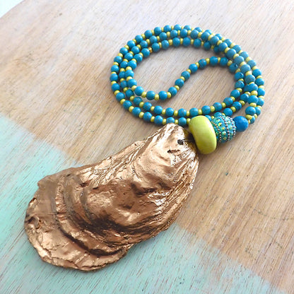 UPCYCLED OYSTER SHELL PENDANT NECKLACE 'BLUE CORAL'