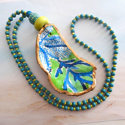 UPCYCLED OYSTER SHELL PENDANT NECKLACE 'BLUE CORAL'
