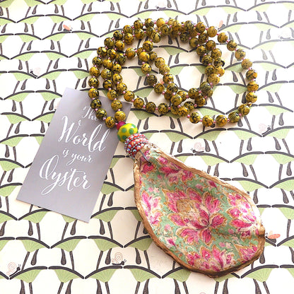 UPCYCLED OYSTER SHELL PENDANT NECKLACE - VINTAGE BOHO