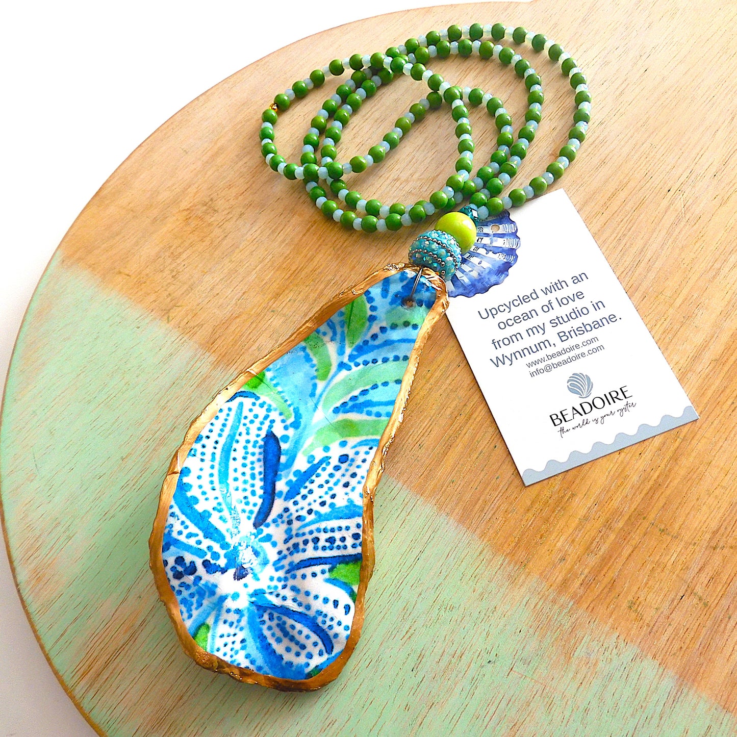UPCYCLED OYSTER SHELL PENDANT NECKLACE