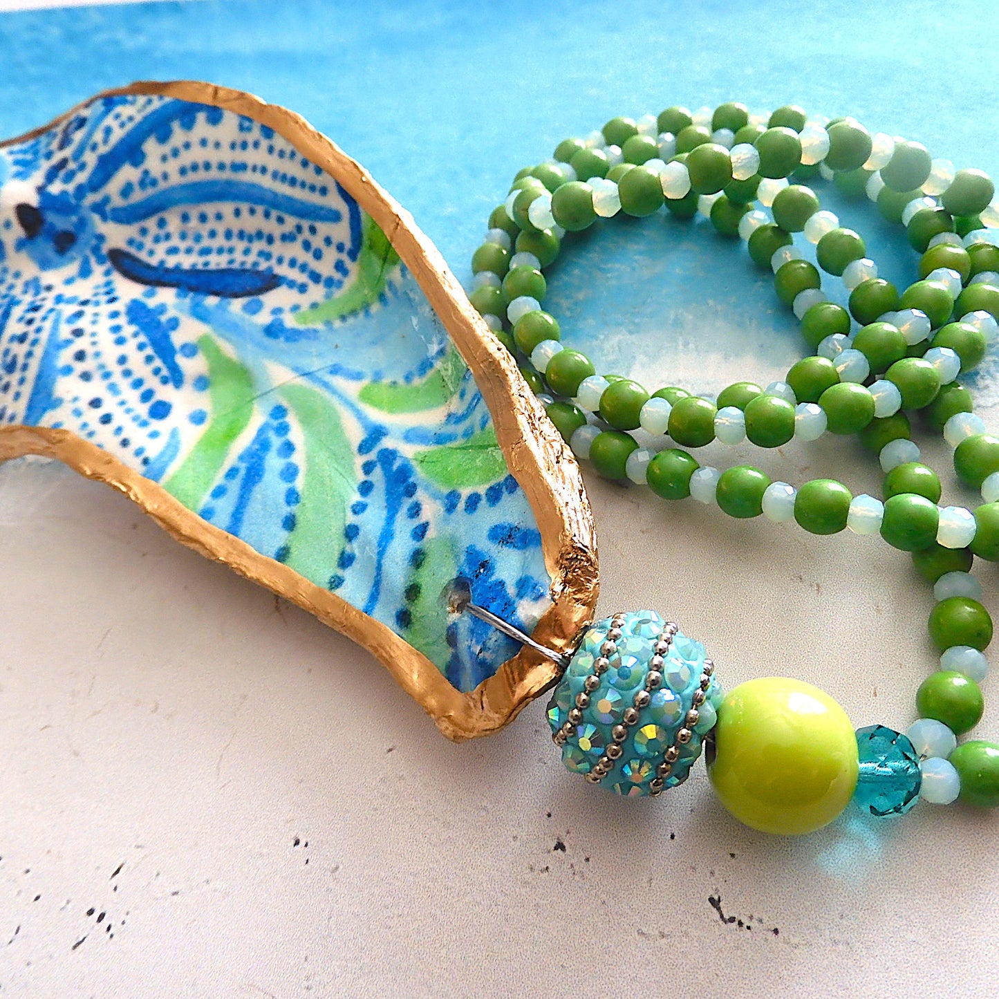 UPCYCLED OYSTER SHELL PENDANT NECKLACE