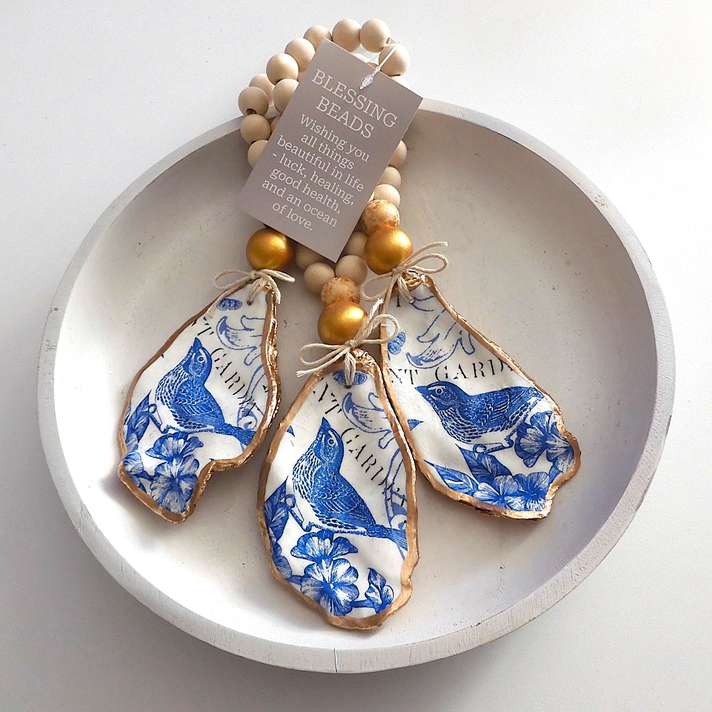 OYSTER SHELL BLESSING BEADS HANGER 12-13cm SHELL 'BLUEBIRD'