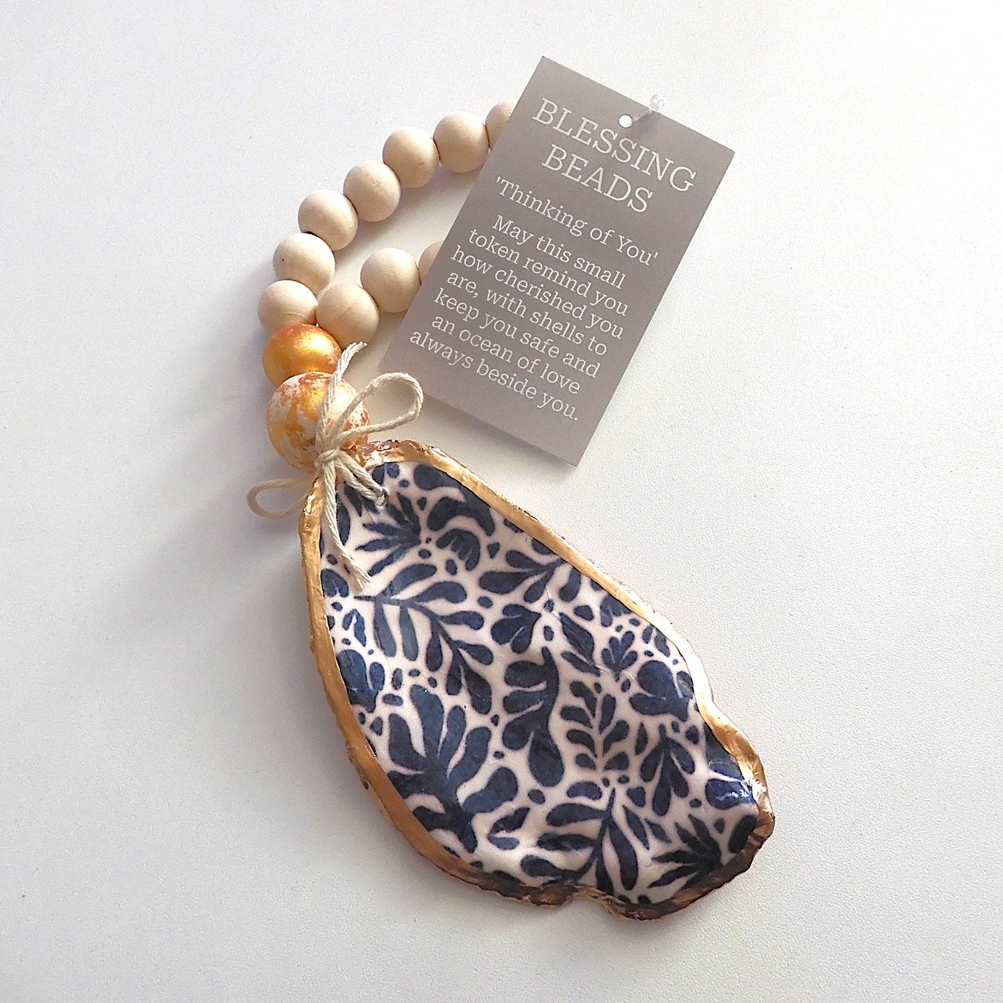 OYSTER SHELL BLESSING BEADS HANGER 'FERN'