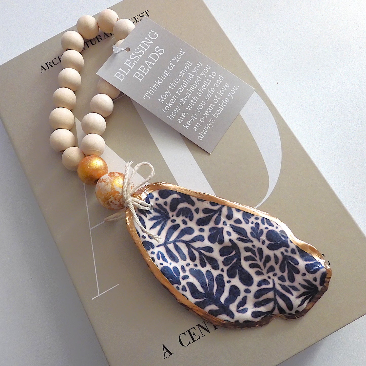 OYSTER SHELL BLESSING BEADS HANGER 'FERN'