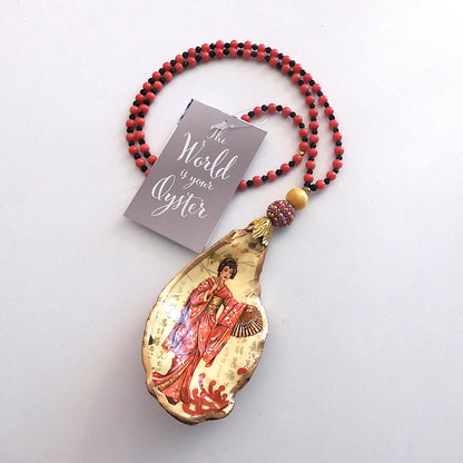 UPCYCLED OYSTER SHELL PENDANT NECKLACE - GEISHA GIRL